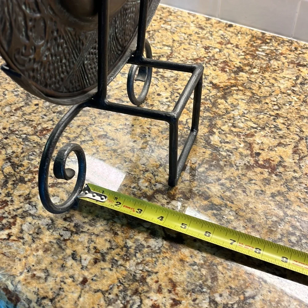 Elegant Iron Decorative Plate & Stand - Picture 10 of 12